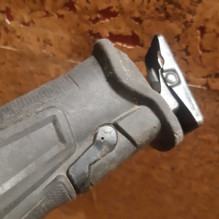 Шаблева пилка Milwaukee