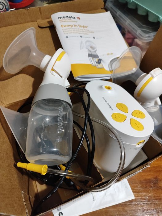 Електричний подвійний молоковідсмоктувач Medela Pump In Style