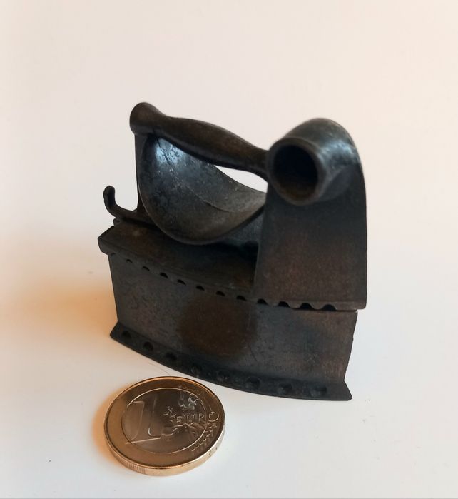 4 Miniaturas /Afias em metal