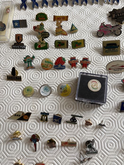 Pins vários temas