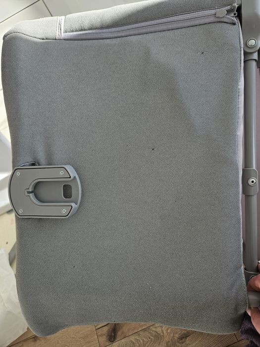 Chicco -łóżeczko dostawne -szare