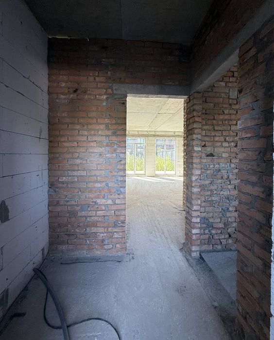 Продам таунхаус в 5хв від Бучі. Газ! Централізовані комунікації. Окремий власний заїзд. Єоселя, ваучер, сертифікат. 103м2, кухня 35м2.