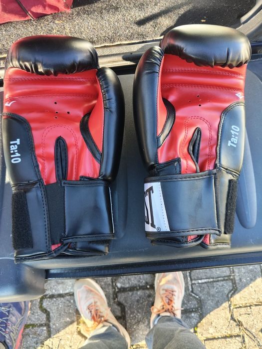 Luvas de boxe praticamente novas