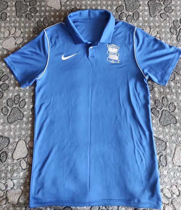Продам футболку Nike