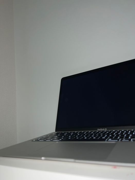 Apple MacBook Air 13 inches437638694165565443