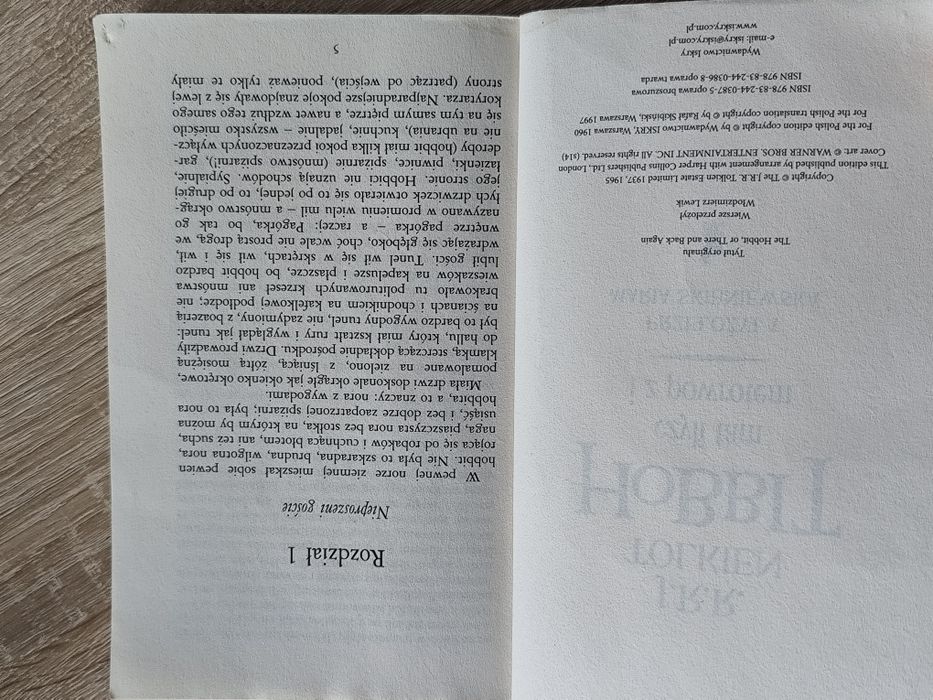 Hobbit  J.R.R Tolkien - lektura klasa 4-6