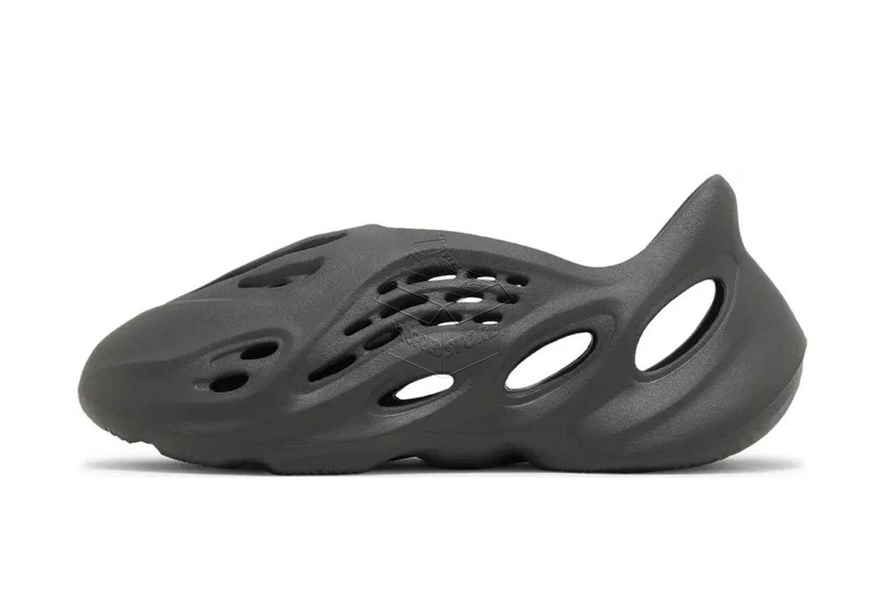 Adidas YEEZY FOAM RUNNER Carbon | IG5349