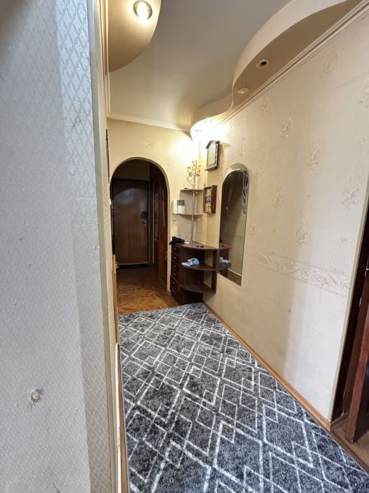 1-К Институт Связи, рядом Рынок