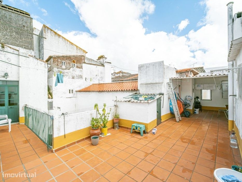 Prédio situado na Rua Serpa Pinto- Évora