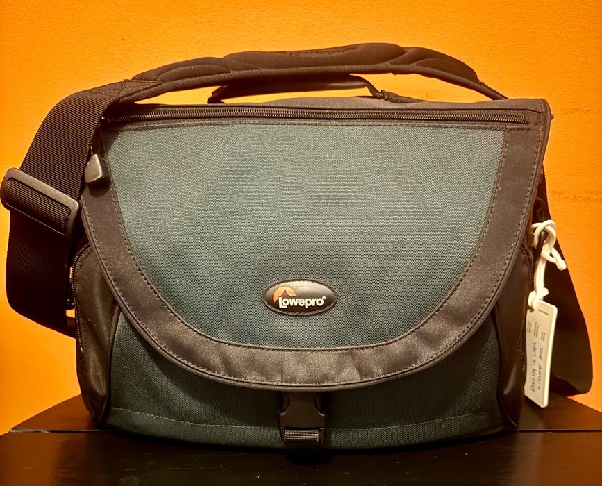 Estojos para máquinas e material fotográfico