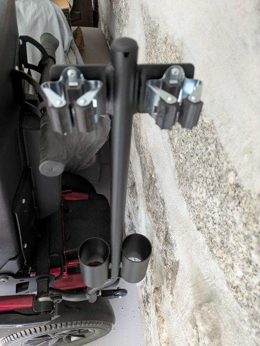 Cadeira Elétrica Nova com duas baterias.