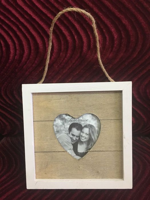 дерев'яна  квадратна, цікава, рамочка для фотографії