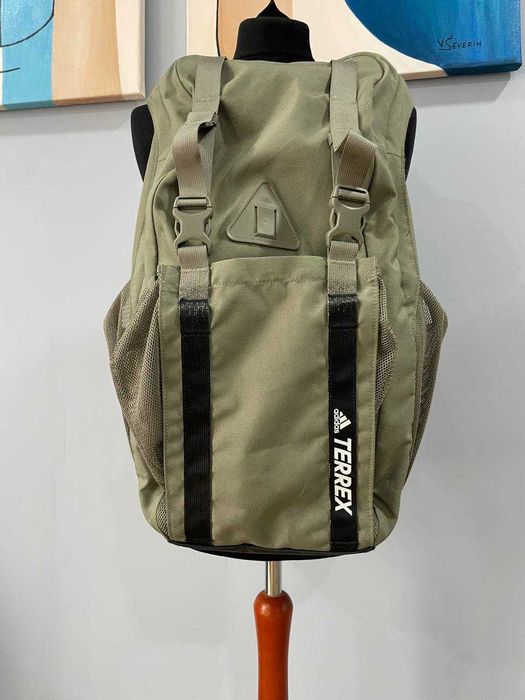 Чоловічий рюкзак портфель фірми Adidas Terrex Оригінал