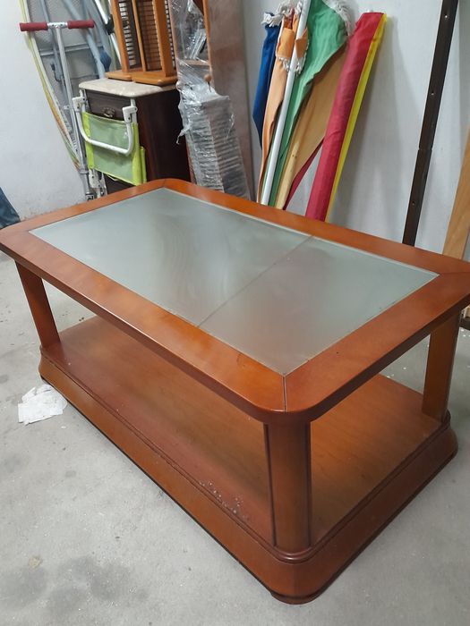 Mesa de centro, em cerejeira