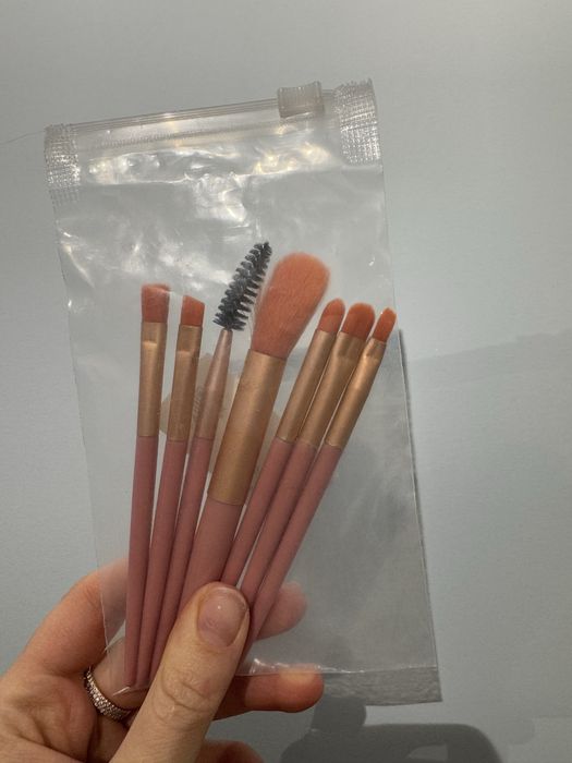 Кисть для макияжа