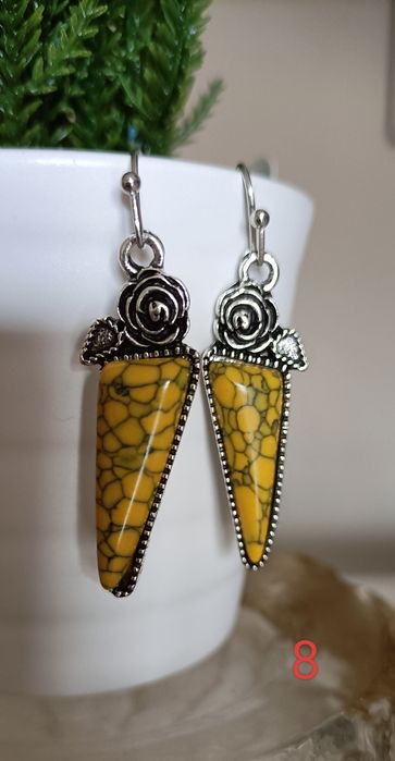 Brincos novos variados