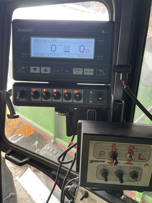 Opryskiwacz Bury Pelikan 2000 l 18m Hydraulik Komputer Bravo