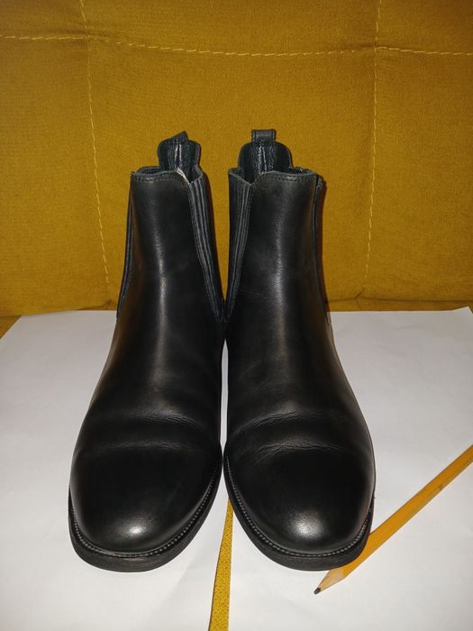 Жіночі шкіряні ботильйони UGG
