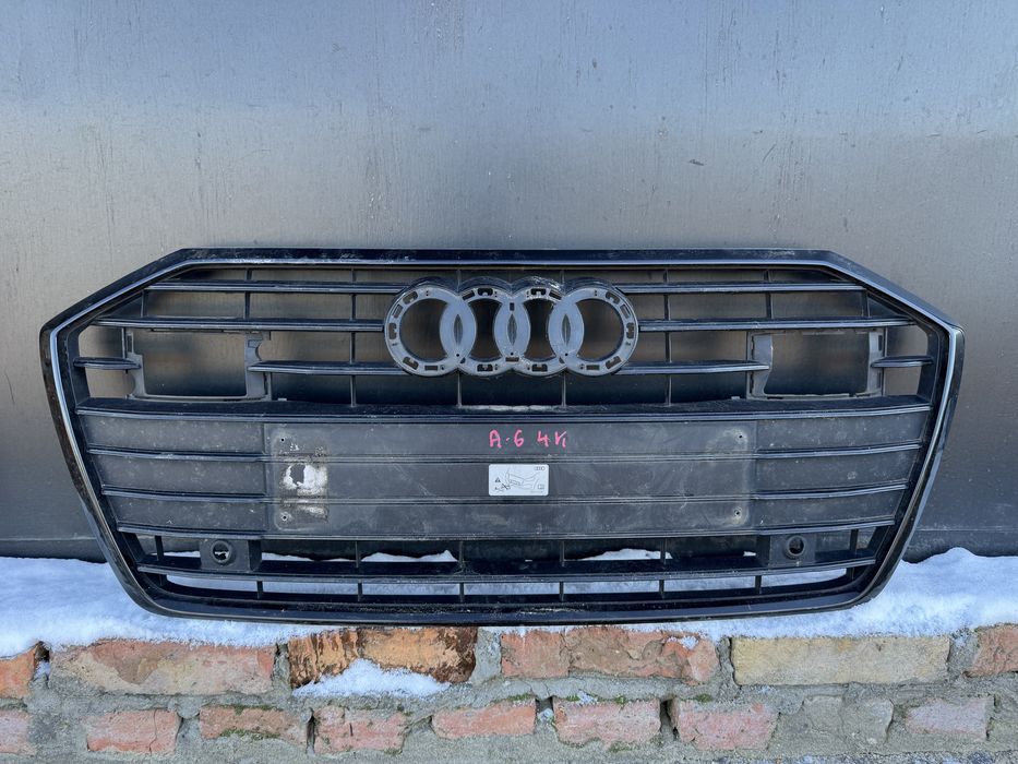 Решітка решотка радіатора Audi A6 C8 4K0853651C