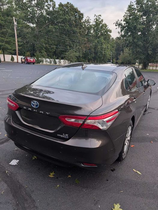 Toyota Camry hyb      2019
