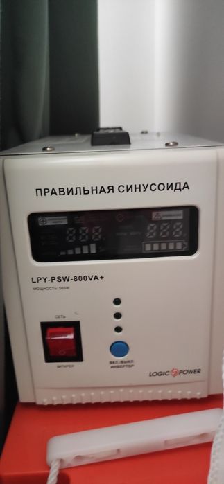 Інвертор Logic Power з правильною синусоїдою 12V LPY-PSW-800VA+(560Вт)5A/15A