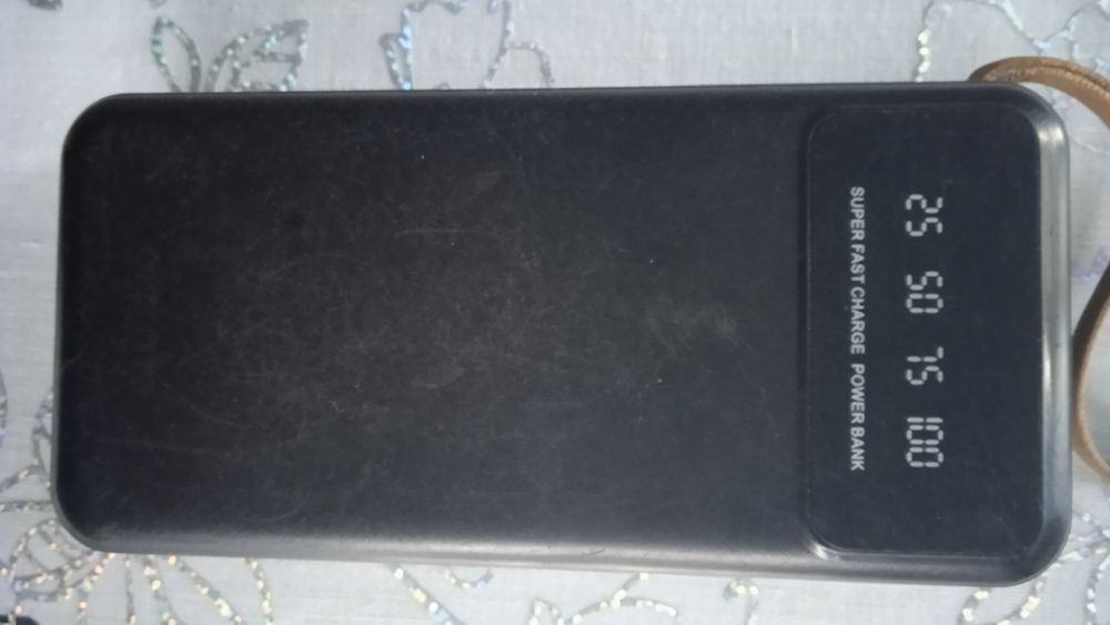 Продам телефонSamsung в чудовому стані,павербанки.