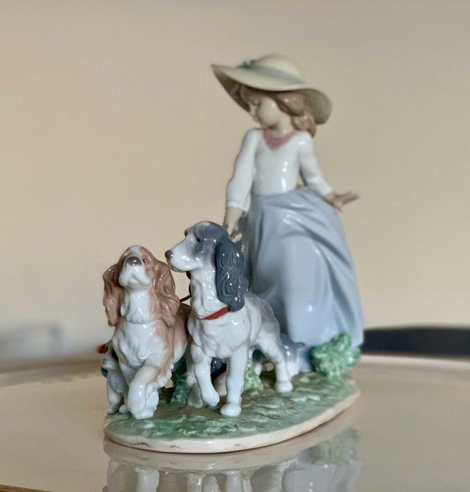 LLADRO Puppy Girl with Dogs figurine