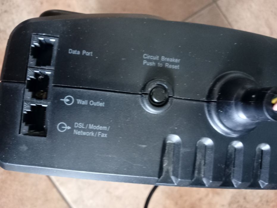 UPS APC Back-UPS es 700