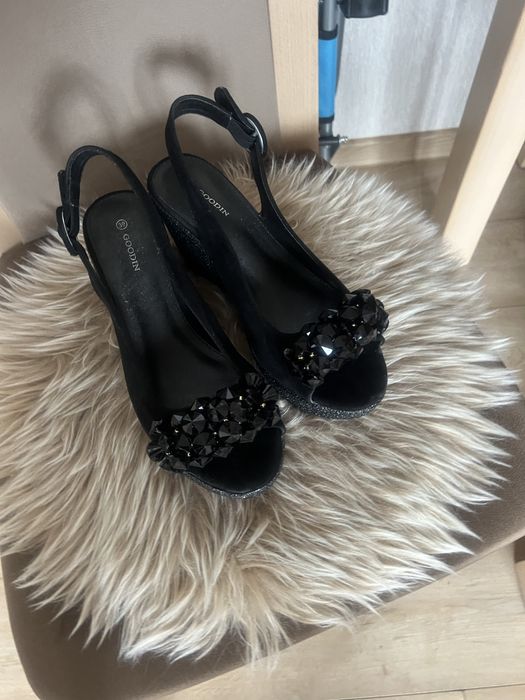 Piękne sandały rozmiar 39-40 !