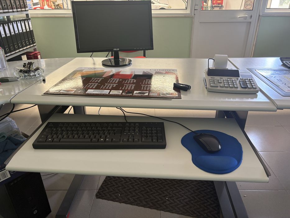 Venda de secretaria grande