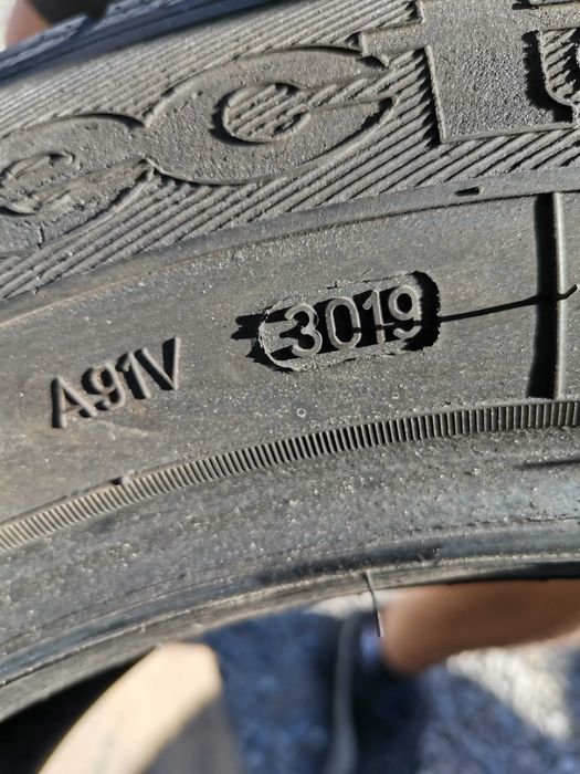 bus zima Goodyear 215/60/17C z 2019r 7.4mm 2szt zima