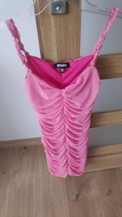 Sukienka missguided różowa rozmiar 36