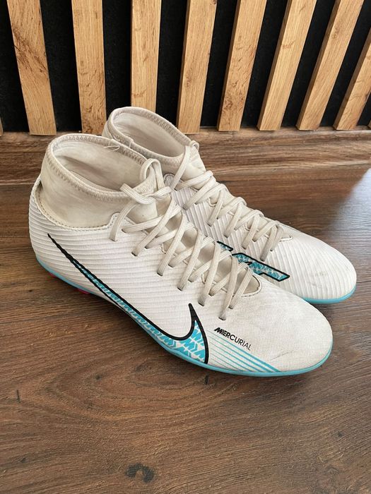 Korki nike mercurial białe z niebieskimi i rozowymi akcentami