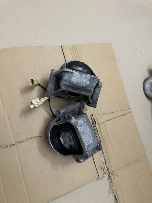 Подушка двигуна audi q5,8r0199381