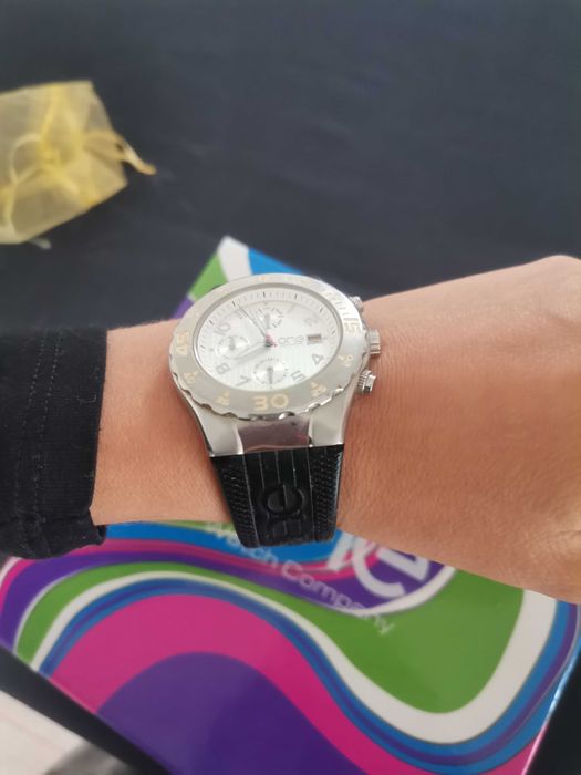 Relógio One super bom estado