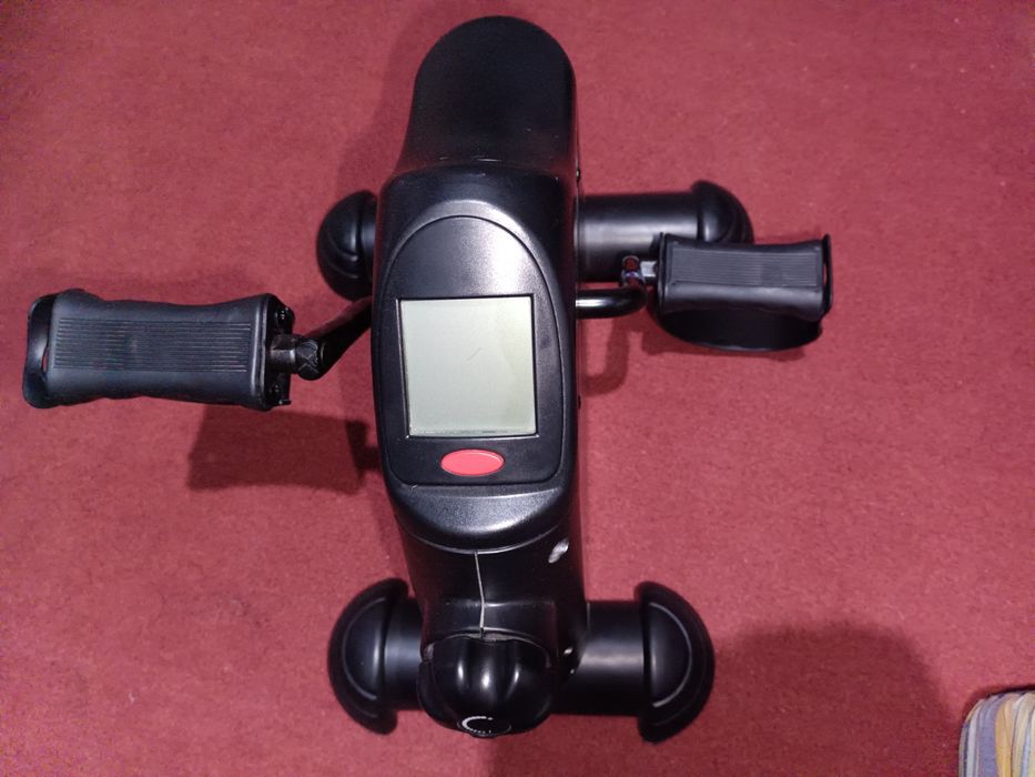 Mini exercitador de braços e pernas