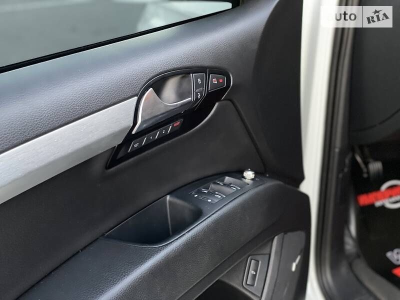 Продам Ауди Q7 2014г