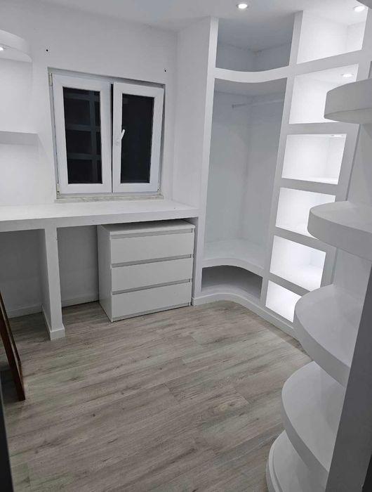 Arrendo quarto com casa de banho privada