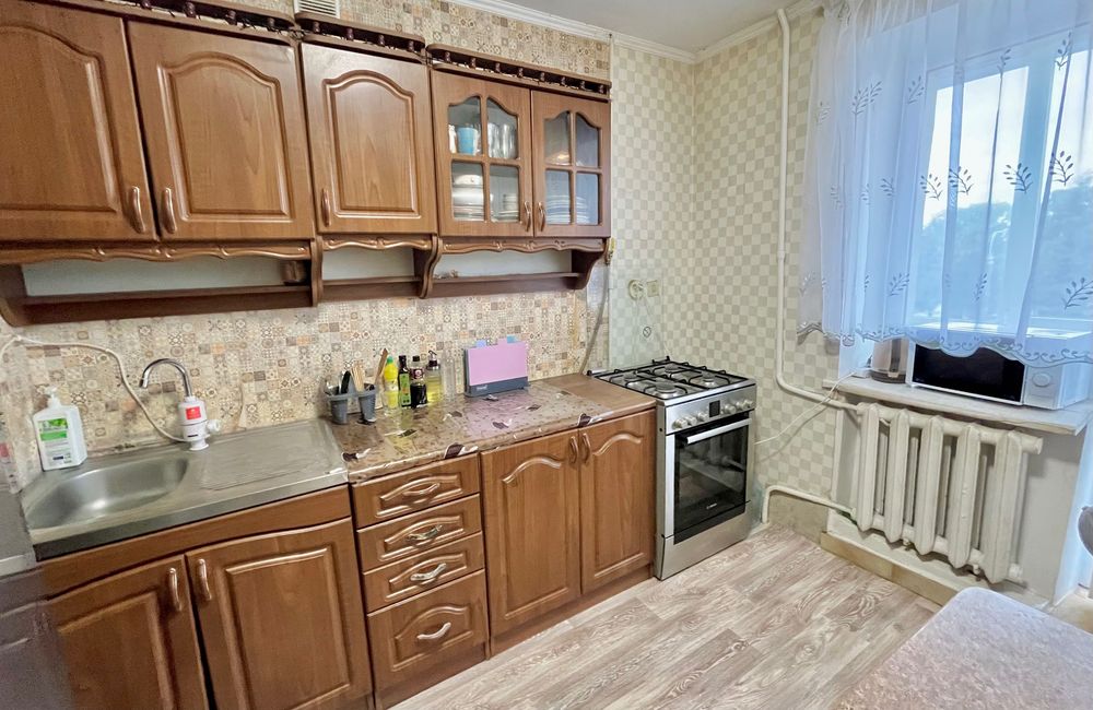 № Продам 3 к квару центр Рівного 3 пов. цегла, утеплена!