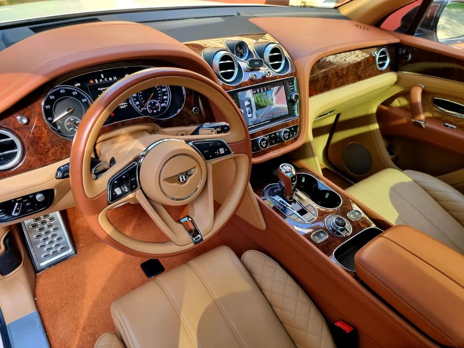 Bentley Bentayga BEZWYPADKOWY, stan idealny, środek jak nowy