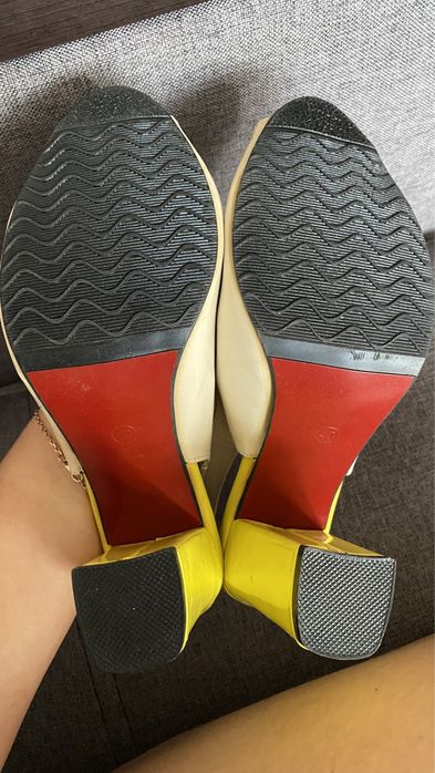 Літні зручні босоніжки