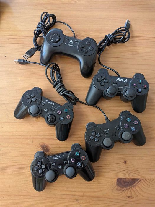 Lote Comandos PS3 (Originais para Peças + Genéricos) + Oferta PC