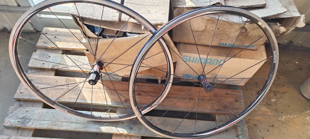Par de rodas Shimano
