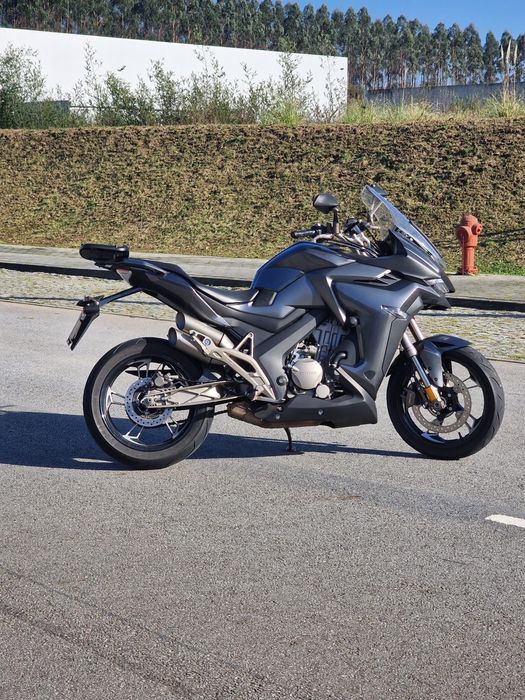 Zontes 310X 2022 – Excelente Estado – Equipada com Extras