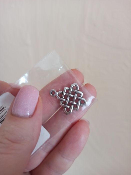 Бижутерия/сережки/браслеты/броши/колье Орифлейм