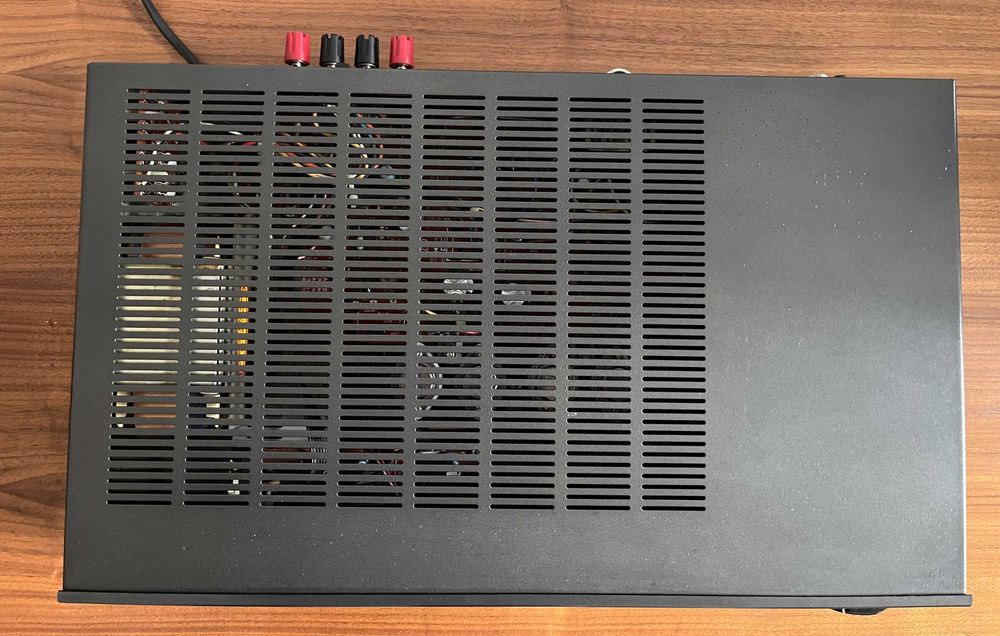 Amplificador NAD 3020i