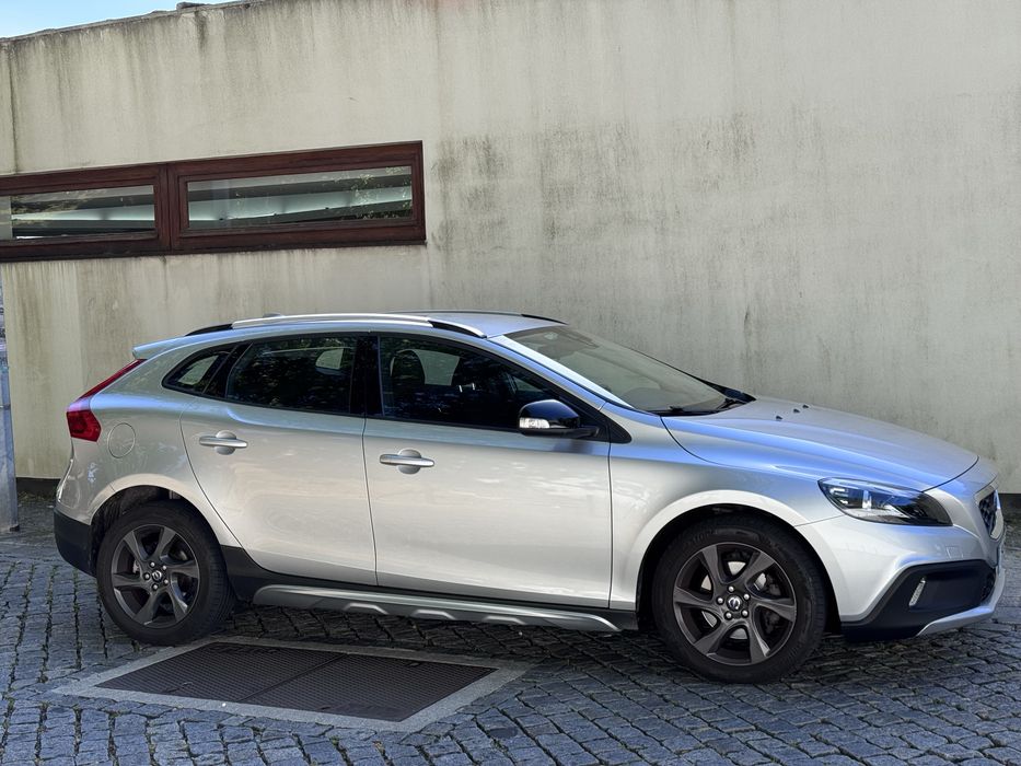 Volvo V40 Cross Country -  106 mil km
