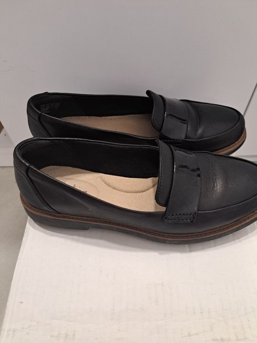 фірмові лофери clarks