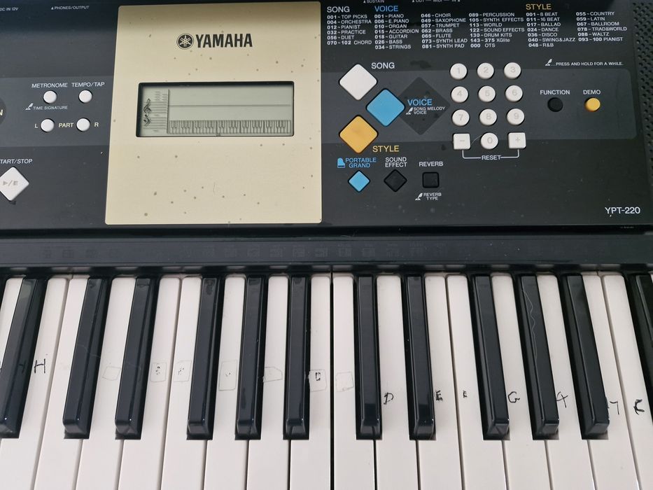 Keyboard yamaha YPT-220