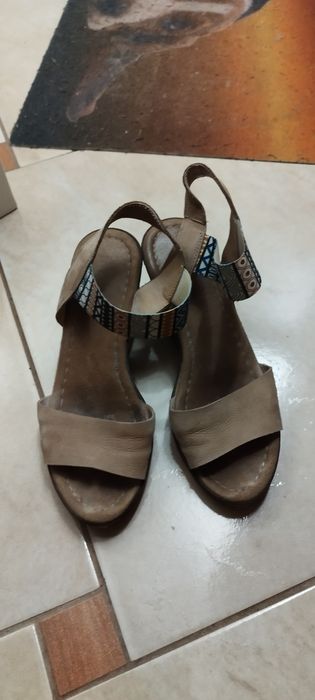 Sandały koturny Ryłko rozm 36